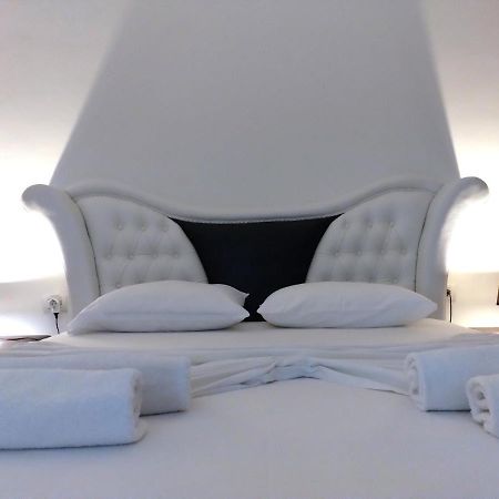 Artur Apartments Himare Buitenkant foto