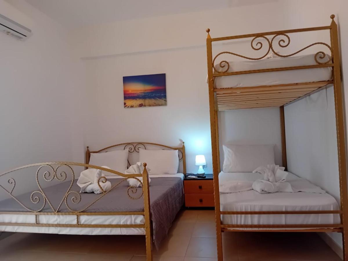 Artur Apartments Himare Buitenkant foto