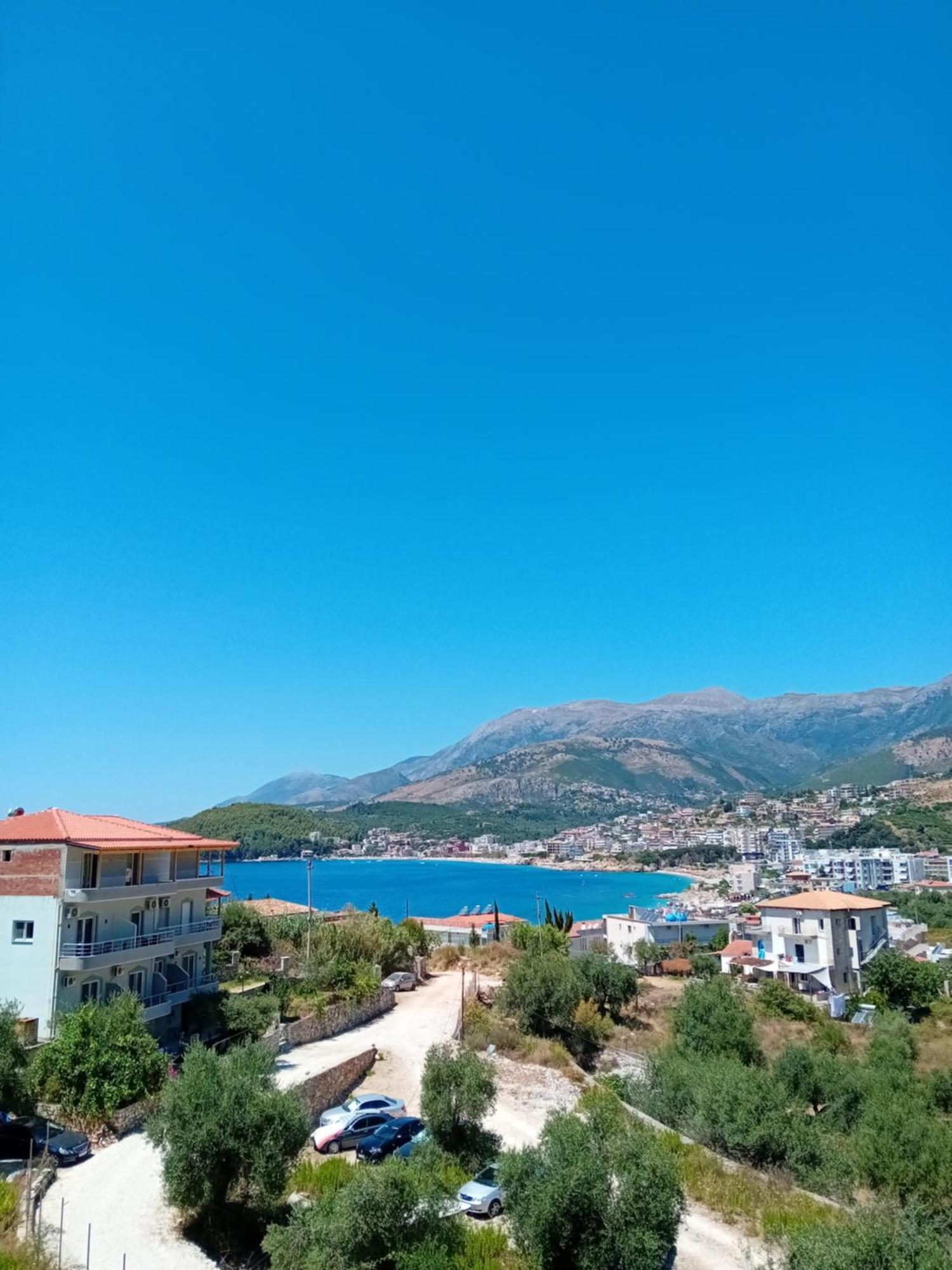 Artur Apartments Himare Buitenkant foto