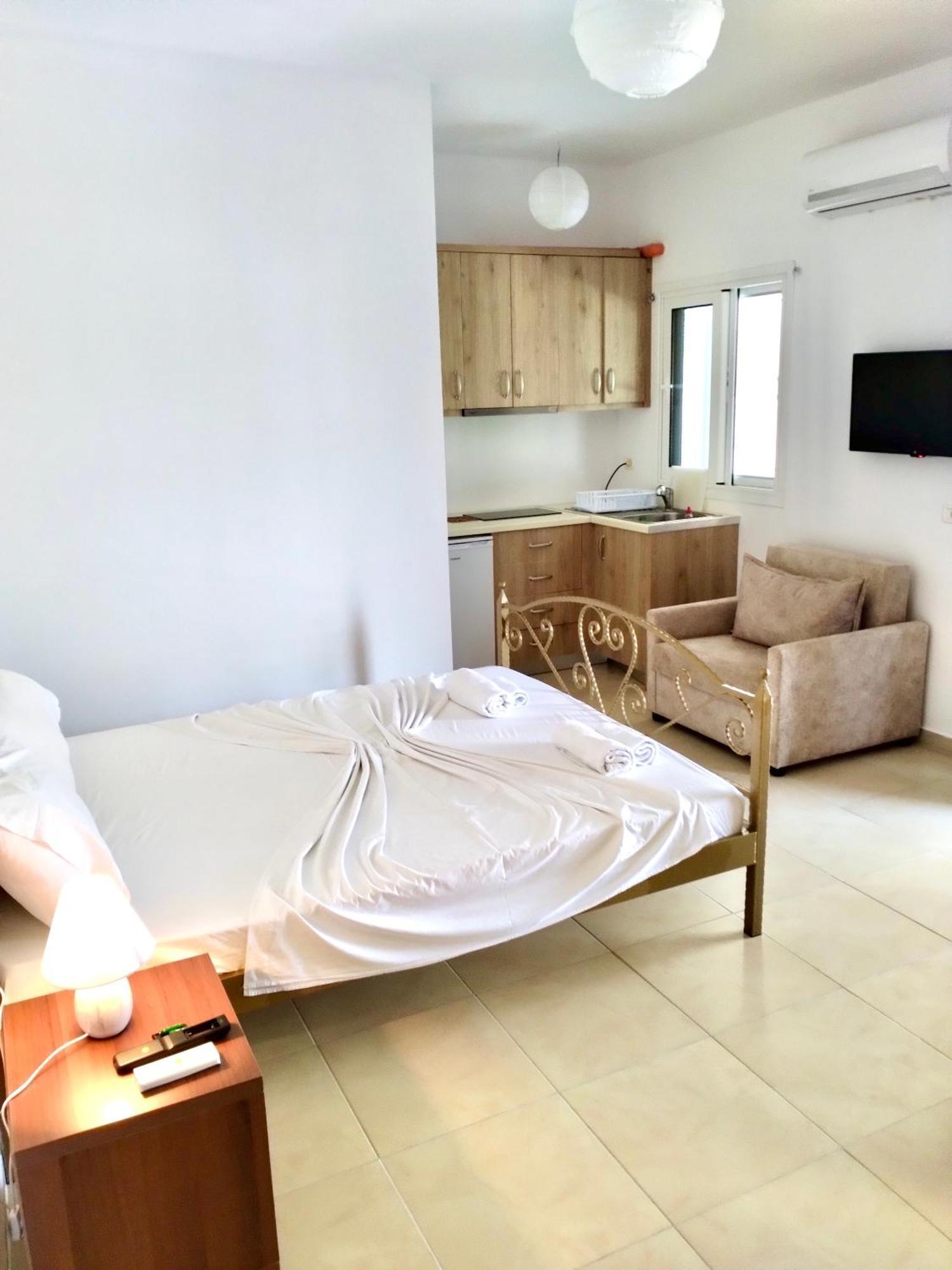 Artur Apartments Himare Buitenkant foto